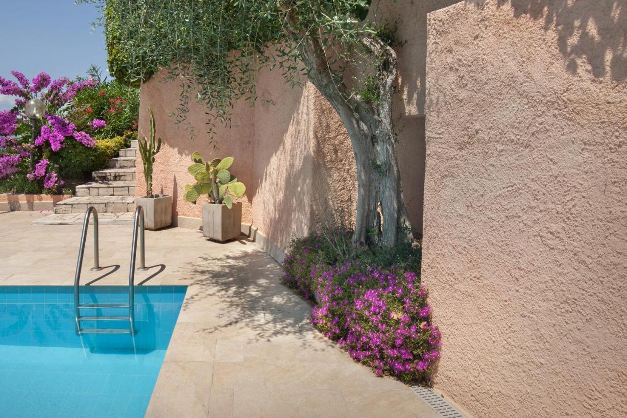 Prefontana With Pool